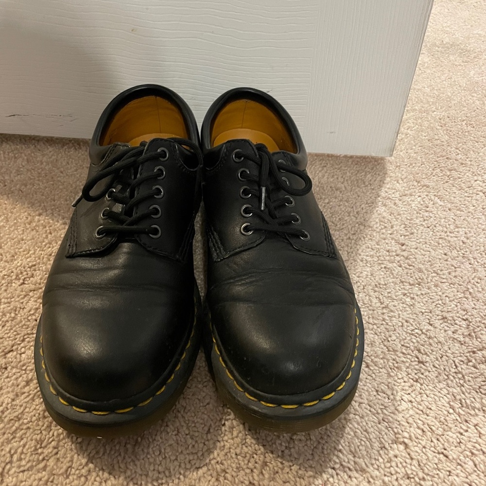LIKE NEW Dr Martens